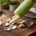 Using silicone garlic peeler tube to quickly remove garlic skin without mess