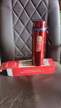 Lifestyle setting with vacuum insulated bottle outdoors